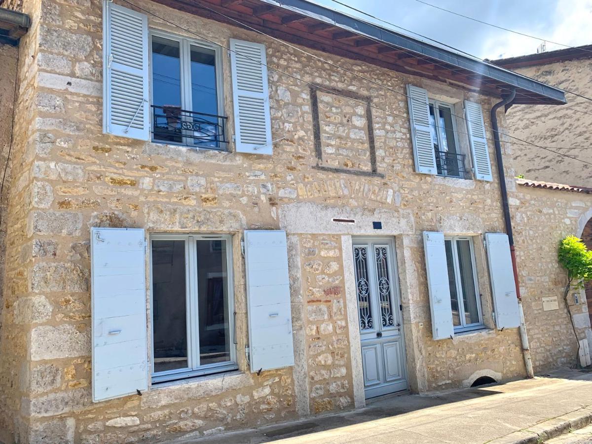 Gite Cosy Avec Jacuzzi Classe 3 Etoiles Poncin Bagian luar foto